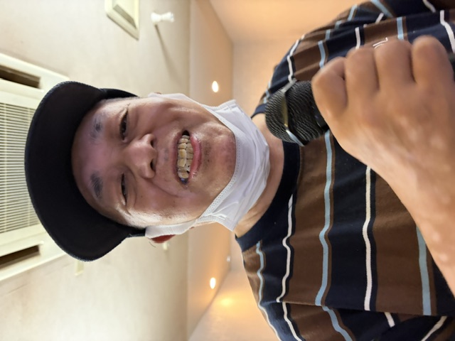 08カラオケ稲田笑顔.jpeg