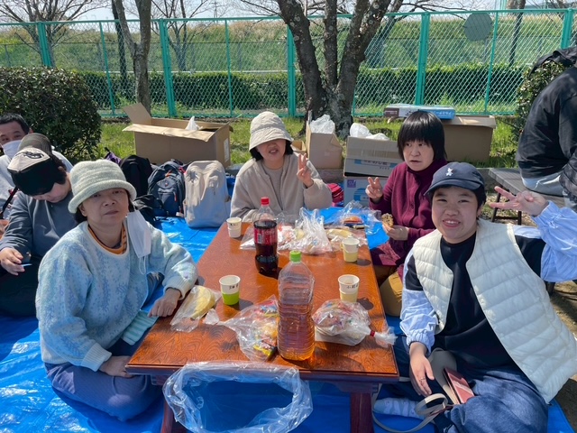 image0 (27)ブルー席花見.jpeg