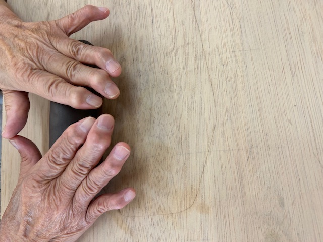 image0 (84)陶芸11ひもづくり団子ころころ.jpeg